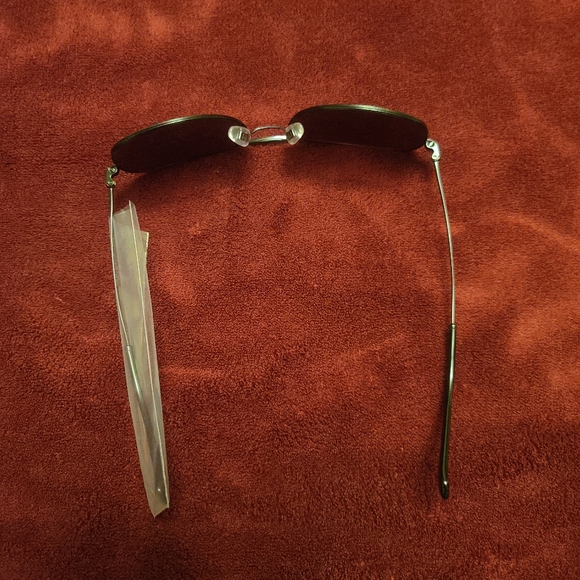 Women's Gucci Sunglasses - Picture 3 of 8